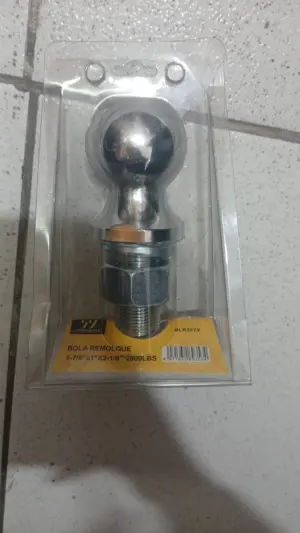 Bola de Enganche para Remolque en Acero Forjado - Asegura Cargas y Carretas en Ruta