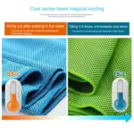 Toalla de enfriamiento en microfibra azul y verde con termómetros que muestran reducción de 55 a 15 grados tras agitarla.