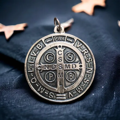 Medalla San Benito Premium de protección unisex en plata envejecida - Consigue bendición y fortaleza espiritual en cada momento diario