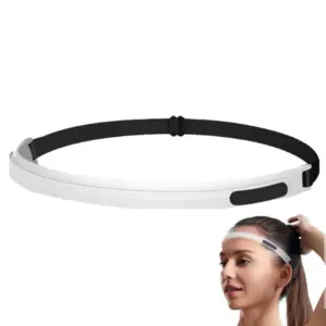Diadema deportiva LED blanca y negra con correa elástica ajustable y luz frontal integrada, mostrada sola y puesta en mujer para running nocturno