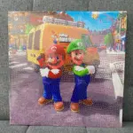Pintura diamante 3D con diseño de Mario y Luigi frente a una camioneta amarilla, con textura de cuentas brillantes y coloridas.
