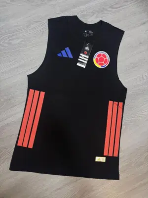 Camisilla Deportiva Selección Colombia de Poliéster Transpirable - Disfrutas máxima frescura y comodidad absoluta durante tus entrenamientos