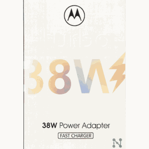Empaque blanco de cargador Motorola Turbo 38W con letras en degradado y símbolo de rayo para carga rápida.