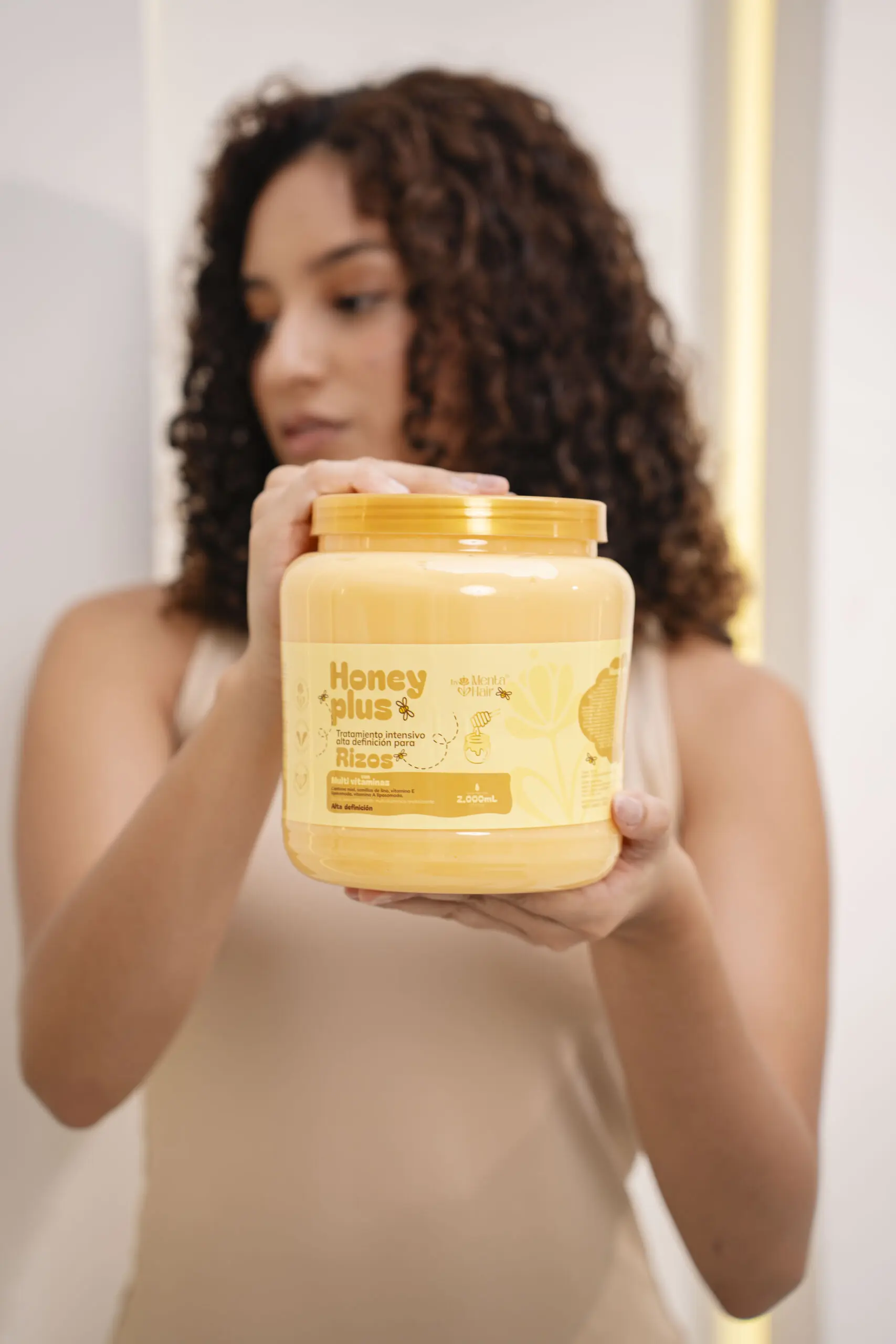 Tratamiento capilar Honey Plus leave-in del kit hidratación y definición de rizos