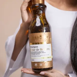 Detalle del envase del shampoo elixir de romero x1000 ml