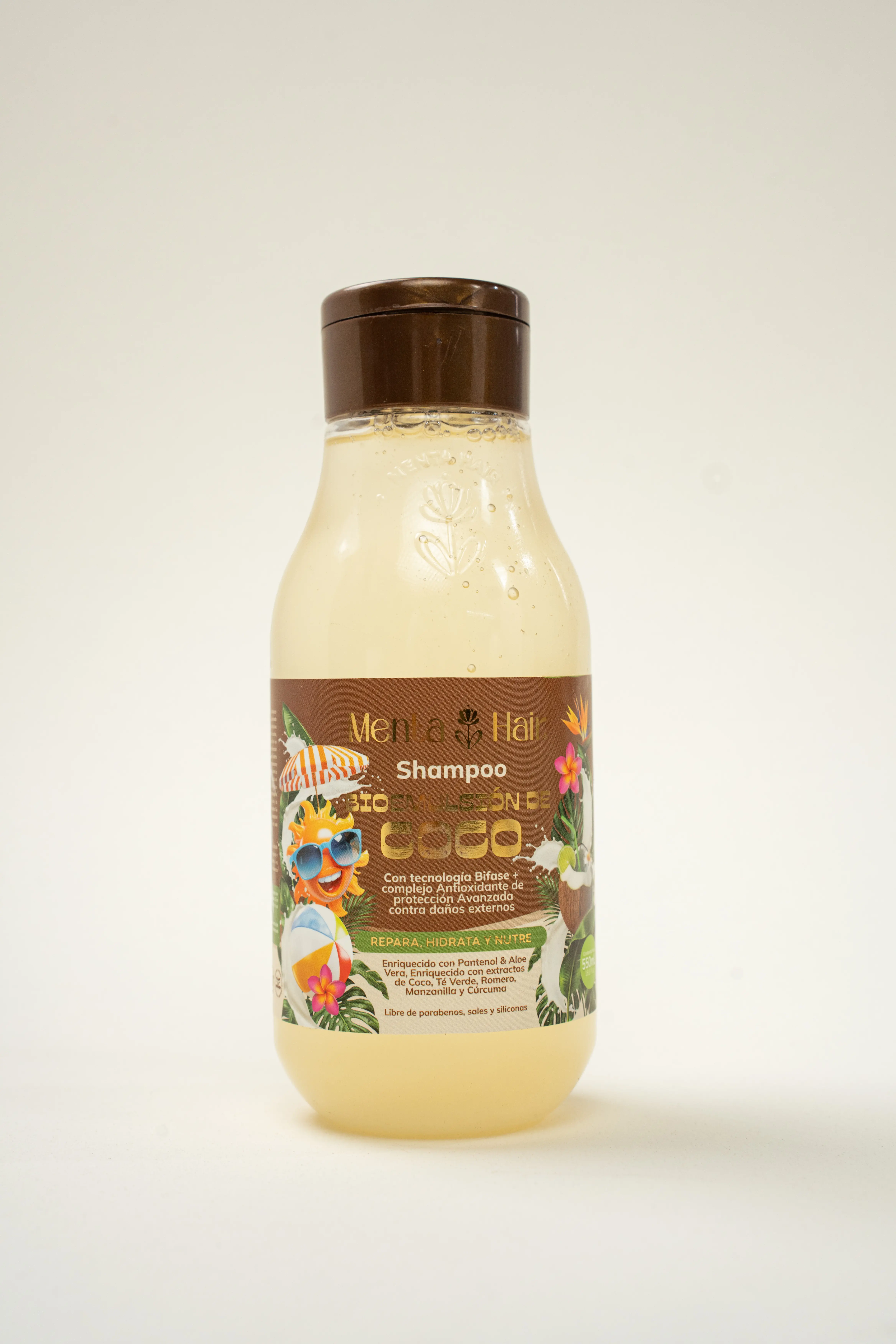 Detalle del shampoo de coco nutritivo