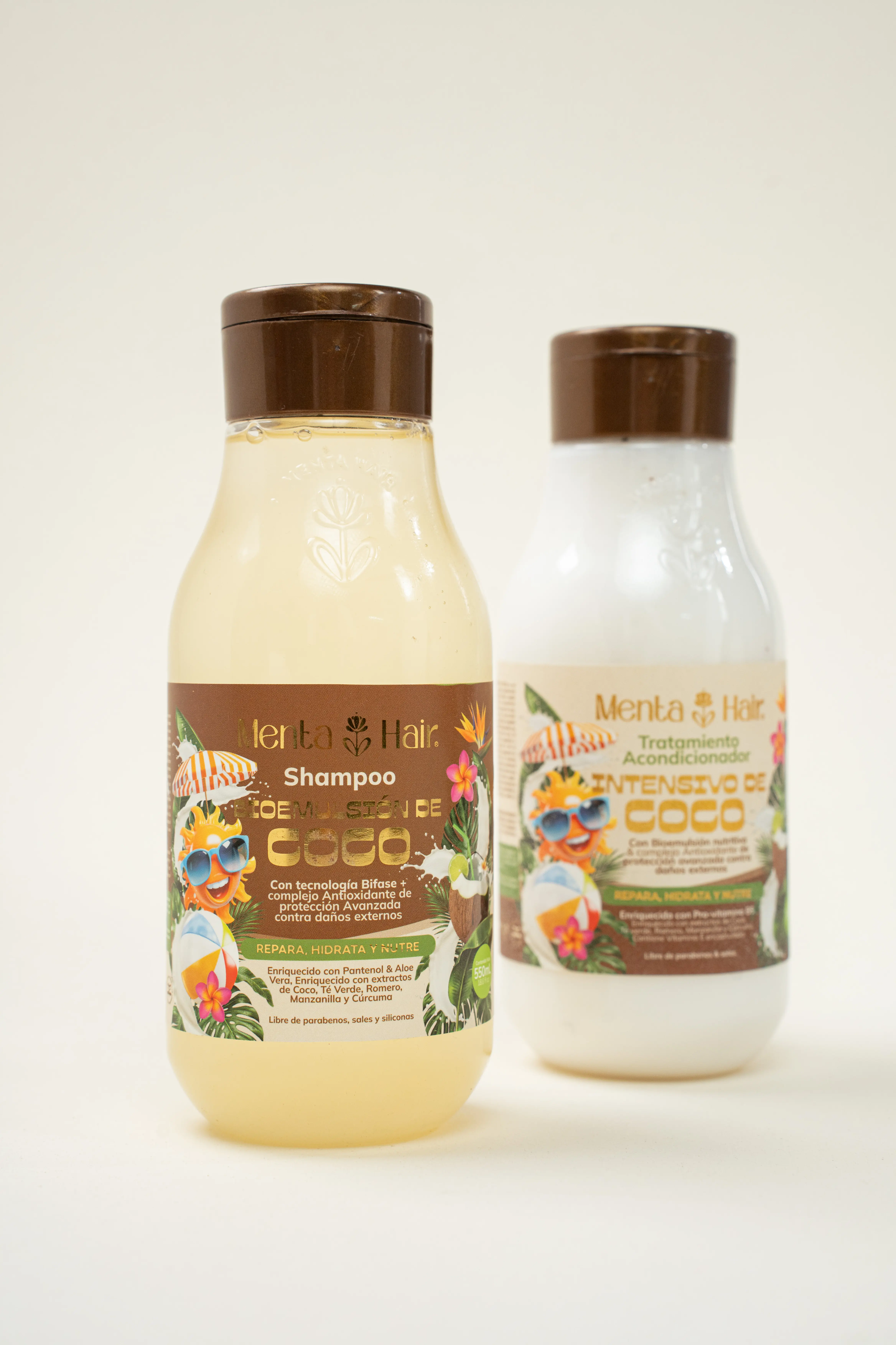 Envase del shampoo bioemulsión de coco