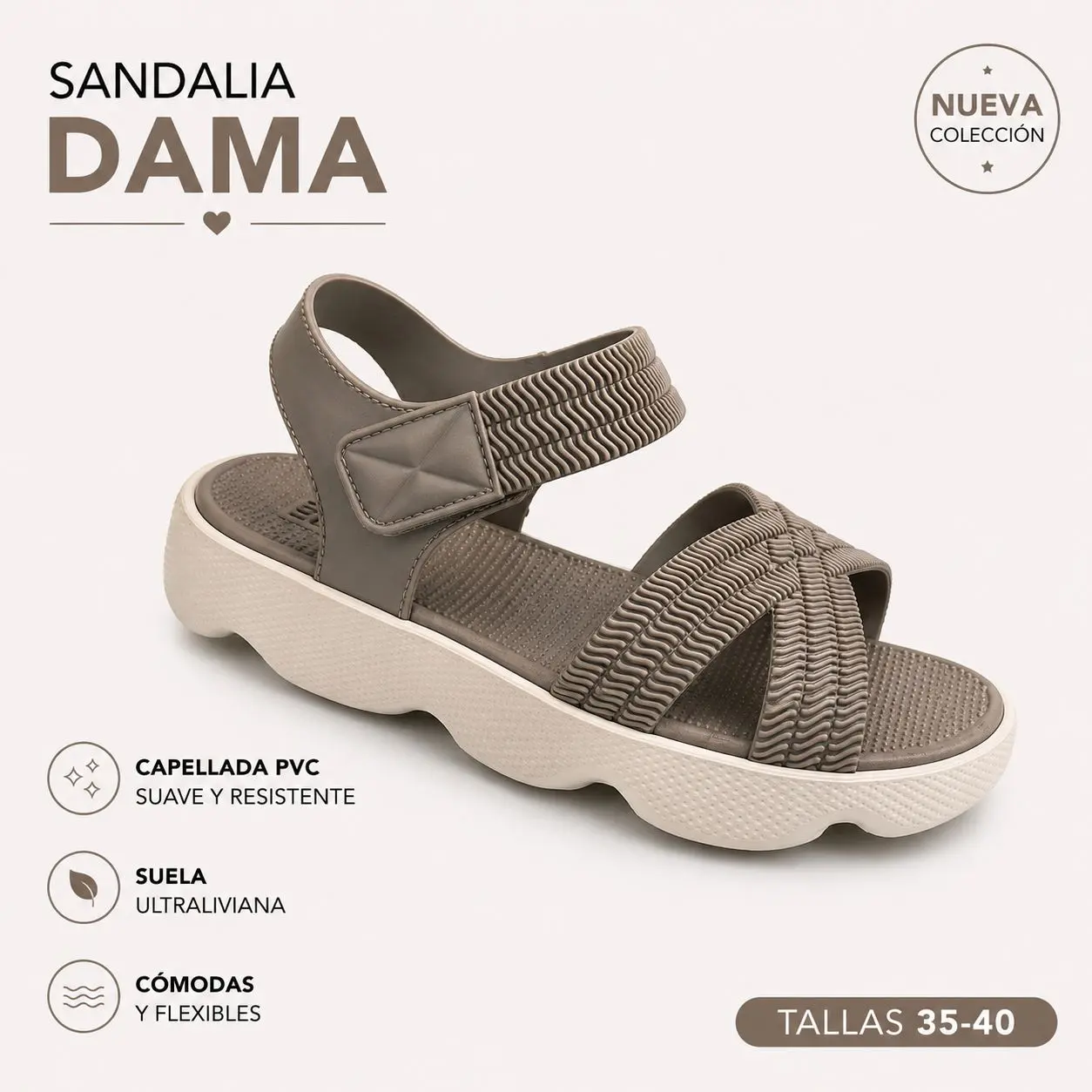 Sandalia para dama color café con correas textiles texturizadas, ajuste de PVC y suela crema ondulada ultraliviana. Tallas 35-40.