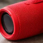 Parlante Inalámbrico JBL Charge 5 Rojo con Sonido Potente y Batería de 20 Horas - Disfrutas de música continua en exteriores con graves profundos - Imagen 3