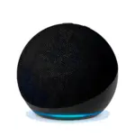 Parlante inteligente esférico negro de tela con base angulada y anillo de luz LED azul brillante en la parte inferior.