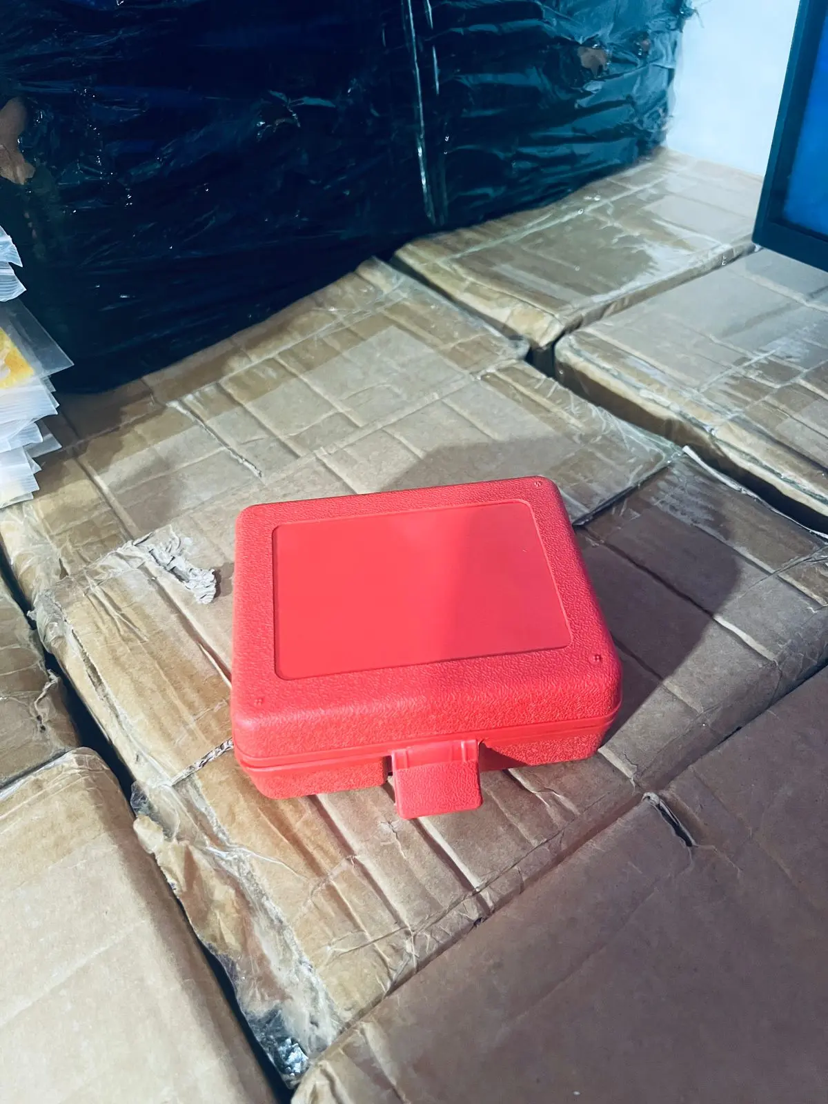 Herramienta extractora de sensor de oxígeno con llaves para espacios reducidos - retira sensores sin dañar el cableado automotriz