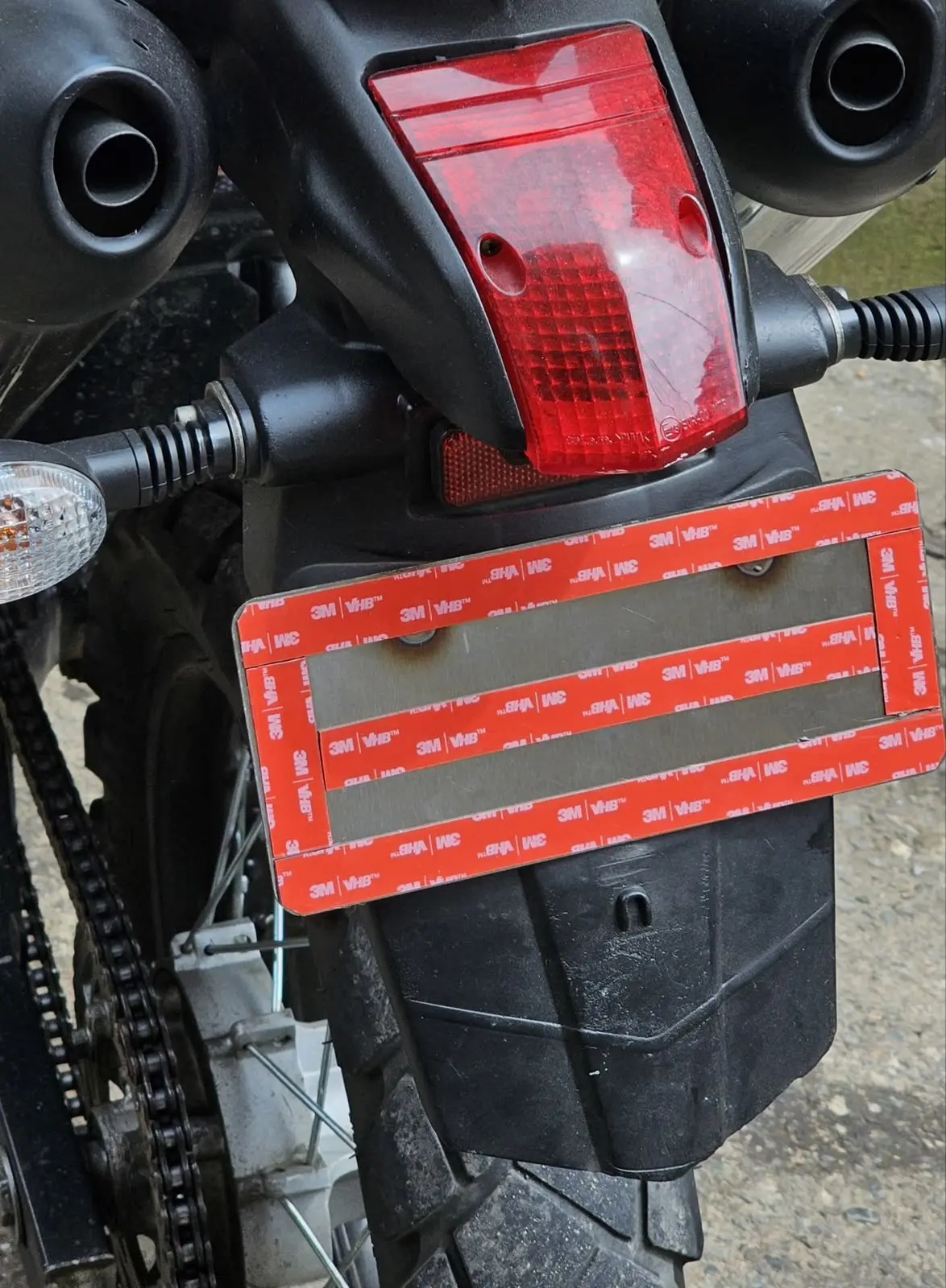 Portaplacas Flotantes para Motocicleta - Imagen 5
