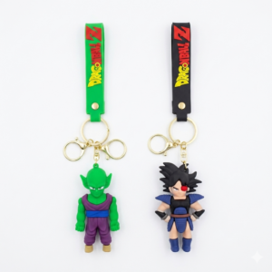 Llaveros de silicona Dragon Ball Z con correas verde y negra, figuras de Piccolo y personaje con armadura, y ganchos metálicos dorados.