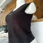 Blusa Mujer Ajustada Sin Mangas con Copas y Tela Licrada Stretch - estilizas tu silueta mientras disfrutas comodidad absoluta en tu día a día - Imagen 3