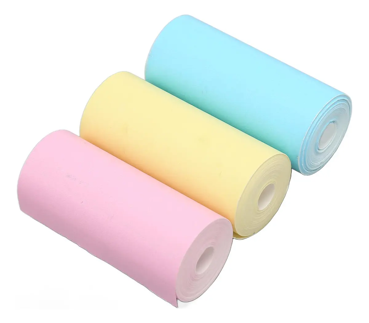 Tres rollos de papel térmico adhesivo de colores pastel, rosa, amarillo y celeste, dispuestos en diagonal sobre fondo blanco.