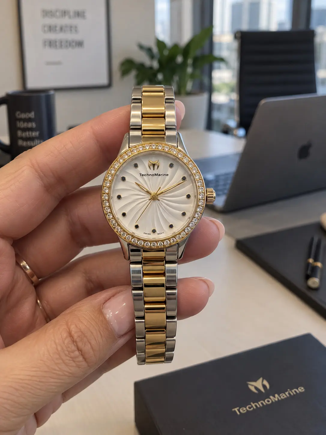 Reloj Technomarine de Acero Inoxidable para Dama - Realza tu elegancia en eventos formales