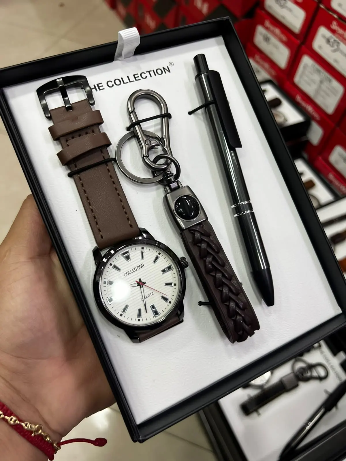 Reloj elegante de cuarzo con accesorios para caballero - Eleva tu presencia diaria con un estilo formal y distinguido