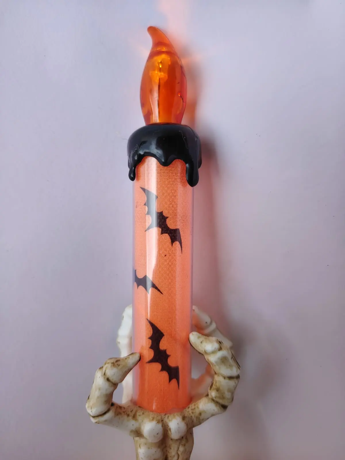 Set x2 Vela LED mano de esqueleto 21 cm decoración gótica Halloween - Ilumina tus espacios con una atmósfera misteriosa sin fuego real