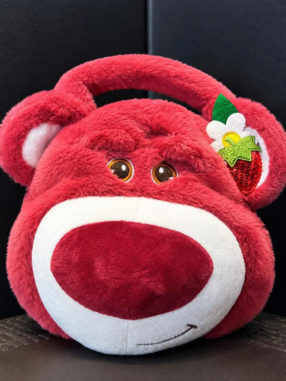 Bolso de peluche Lotso de 25 cm - complementa tu estilo diario con un toque divertido