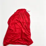 Capa larga roja con capucha para disfraces - transforma tu estilo en fiestas de Halloween y eventos de fantasía - Imagen 2