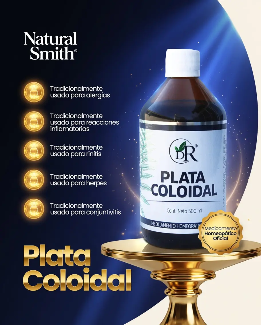 Frasco ámbar de plata coloidal 500 ml con etiqueta blanca y detalles verdes sobre soporte dorado elegante.