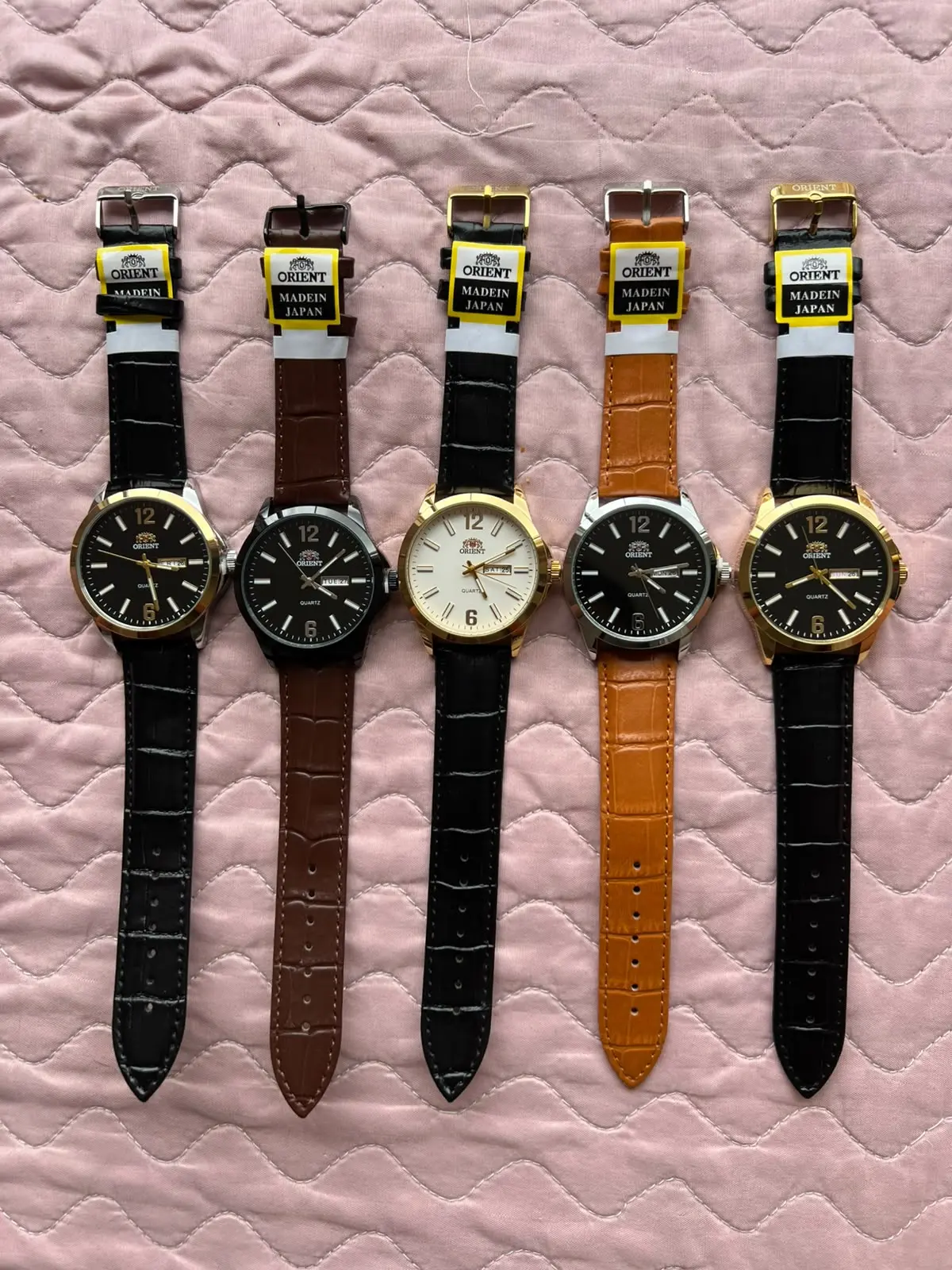 Reloj Orient de cuarzo con doble calendario y pulso de cocodrilo - Eleva tu presencia ejecutiva con precisión absoluta