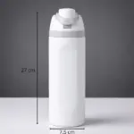 Termo deportivo blanco de 27 cm de alto y 7,5 cm de diámetro con tapa gris y boquilla, sobre superficie blanca