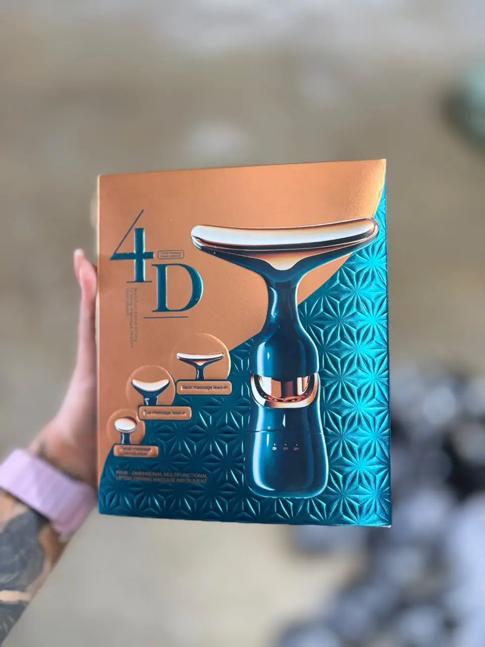 Masajeador Facial 4D con Microcorrientes y Vibración - Mejora la firmeza y define los contornos de tu rostro