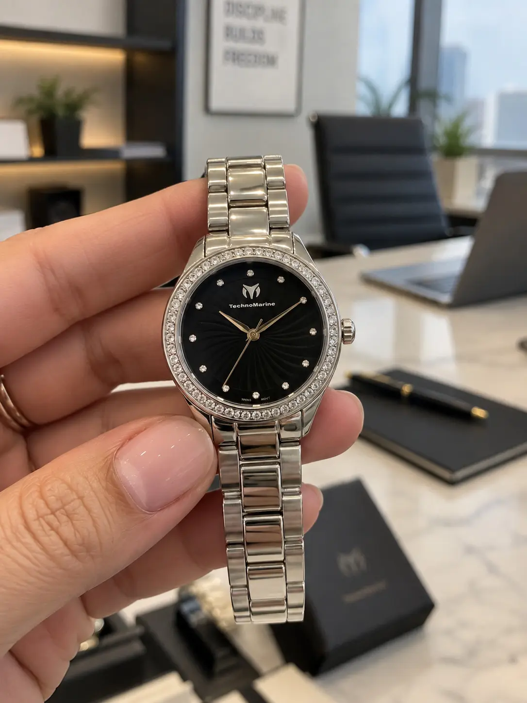 Reloj Technomarine de Acero Inoxidable para Dama - Realza tu elegancia en eventos formales