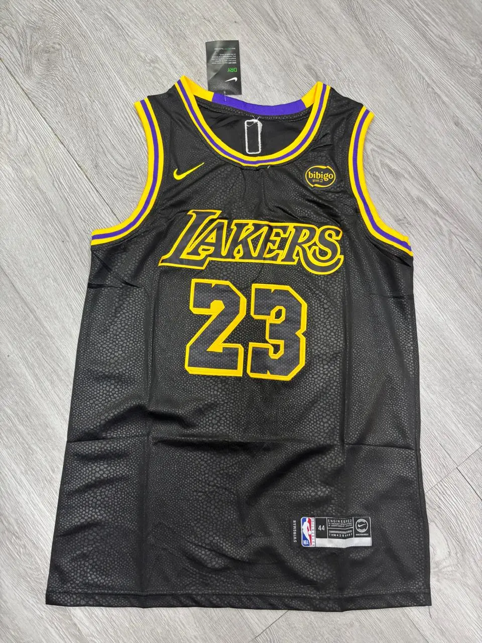 Camisilla deportiva estilo NBA transpirable para baloncesto - Disfruta total libertad de movimiento en cada entrenamiento