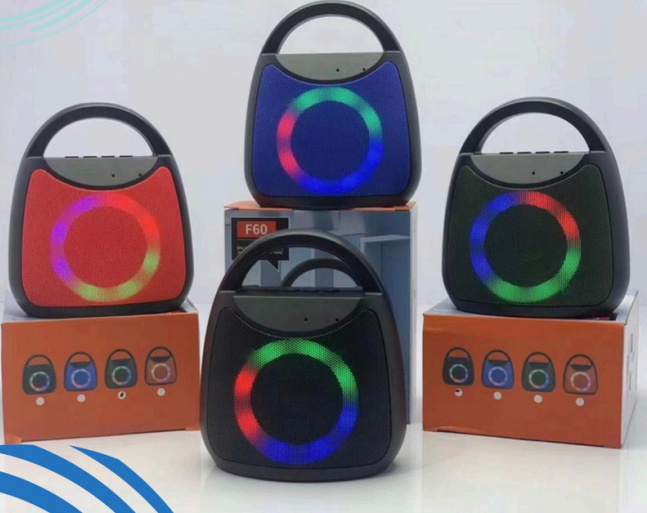 Parlante Bluetooth portátil F60 con luces LED RGB y manija - ambienta tus reuniones al aire libre con sonido potente