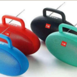 Parlante Bluetooth portátil ovalado 136 Dg con radio FM y diseño retro - Disfrutas tu música favorita y emisoras con total comodidad en cualquier lugar