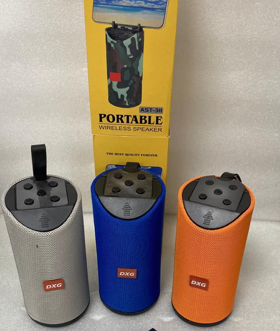 Parlante Portátil Bluetooth con Luces LED y Radio FM - Disfruta música sin cables en cualquier lugar