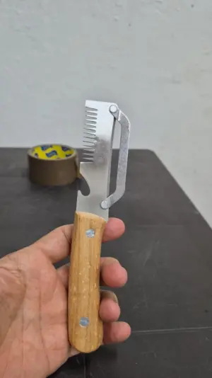 Pelador de verduras dentado con mango de madera Set x2 - Prepara frutas y sopas rápidamente