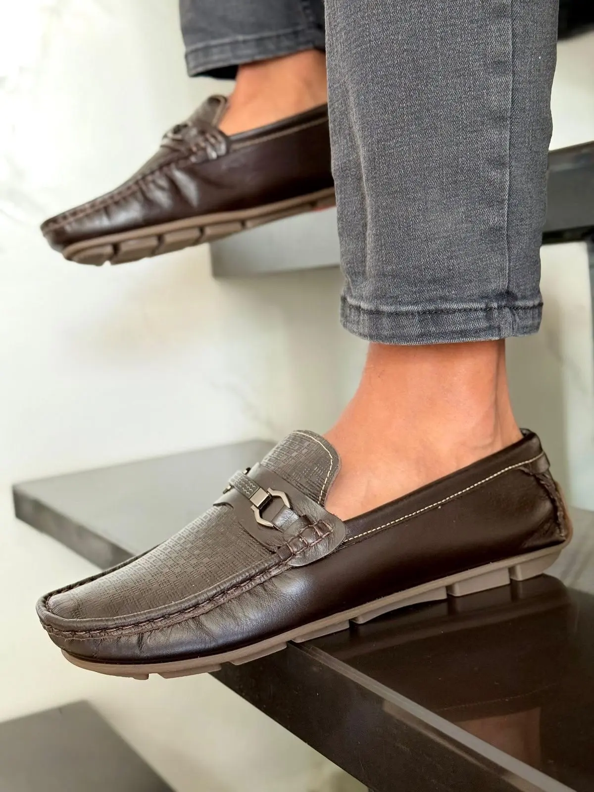 Mocasines de conducción en piel genuina con antifaz metálico - Disfrutas máxima comodidad y elegancia durante todo el día
