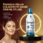 Botella de jarabe de colágeno hidrolizado NT Labs de 500 ml sabor durazno con biotina y vitaminas, sobre pedestal negro junto a mujer sonriente.