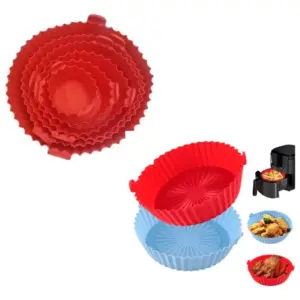 Set de seis bandejas de silicona antiadherente para freidora de aire en colores rojo y azul, con diseño acanalado y asas laterales para fácil agarre.