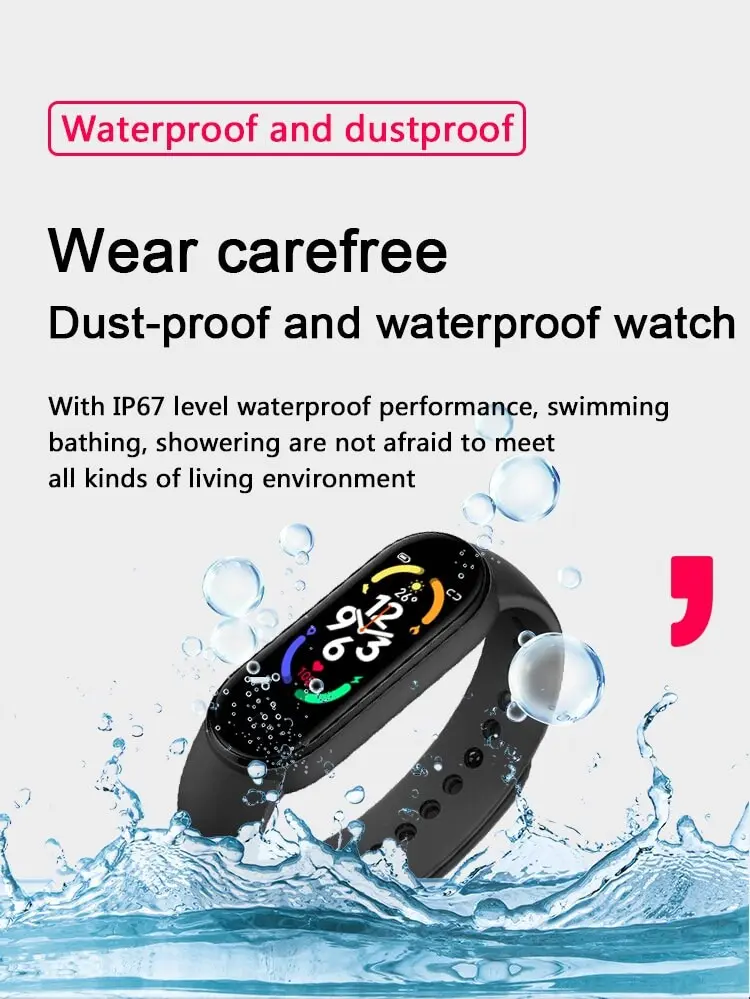 Reloj inteligente M7 negro con pantalla digital y anillos de actividad, rodeado de salpicaduras de agua para resaltar su resistencia IP67.