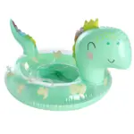 Flotador inflable verde para bebé con diseño de dinosaurio, incluye asiento central, respaldo con cabeza y cola, y manijas de agarre para la piscina.