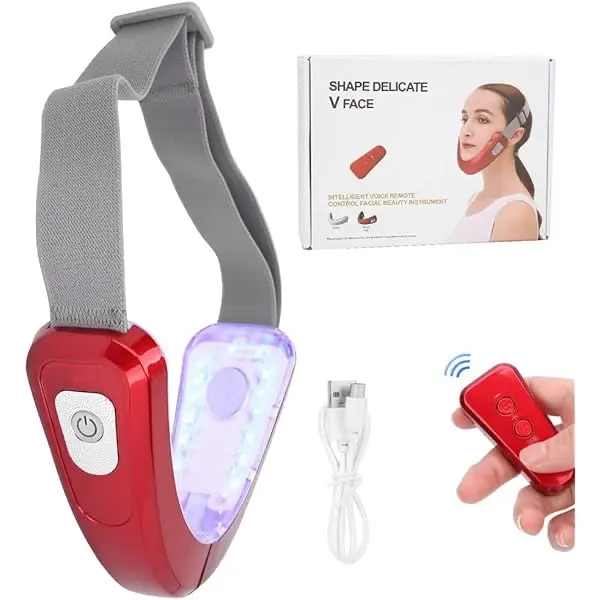 Reductor de papada eléctrico rojo con luces LED, incluye banda ajustable, cable de carga USB y control remoto inalámbrico junto a su caja de empaque.