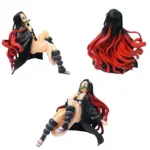 Figura coleccionable de PVC de Nezuko Kamado en tres ángulos, mostrando su cabello degradado en rojo, kimono oscuro y bambú en la boca.