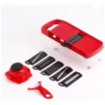 Picadora manual roja con recipiente transparente, protector de dedos, pelador y cinco cuchillas intercambiables ordenadas al frente.