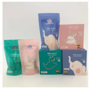 Set de bolsas para almacenamiento de leche materna con diseños de animales en colores verde, rosa y azul, en presentaciones de bolsas doypack y cajas.