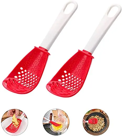 Set de dos cucharas escurridoras rojas con mango blanco y tres miniaturas que muestran usos para machacar, colar y mezclar alimentos en la cocina.