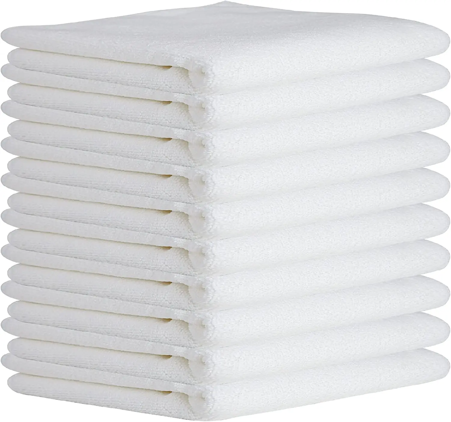 Pila de paños de microfibra blancos doblados, con textura suave y absorbente para limpieza de superficies sin dejar pelusas.