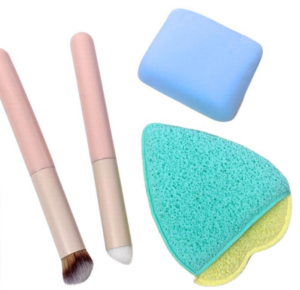 Set de 4 brochas y pinceles para maquillaje - Facilita tu rutina diaria de belleza y limpieza facial