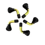 Cinco válvulas de aire de 90 grados para llantas sin cámara, cuerpo metálico dorado brillante y base de caucho negro.