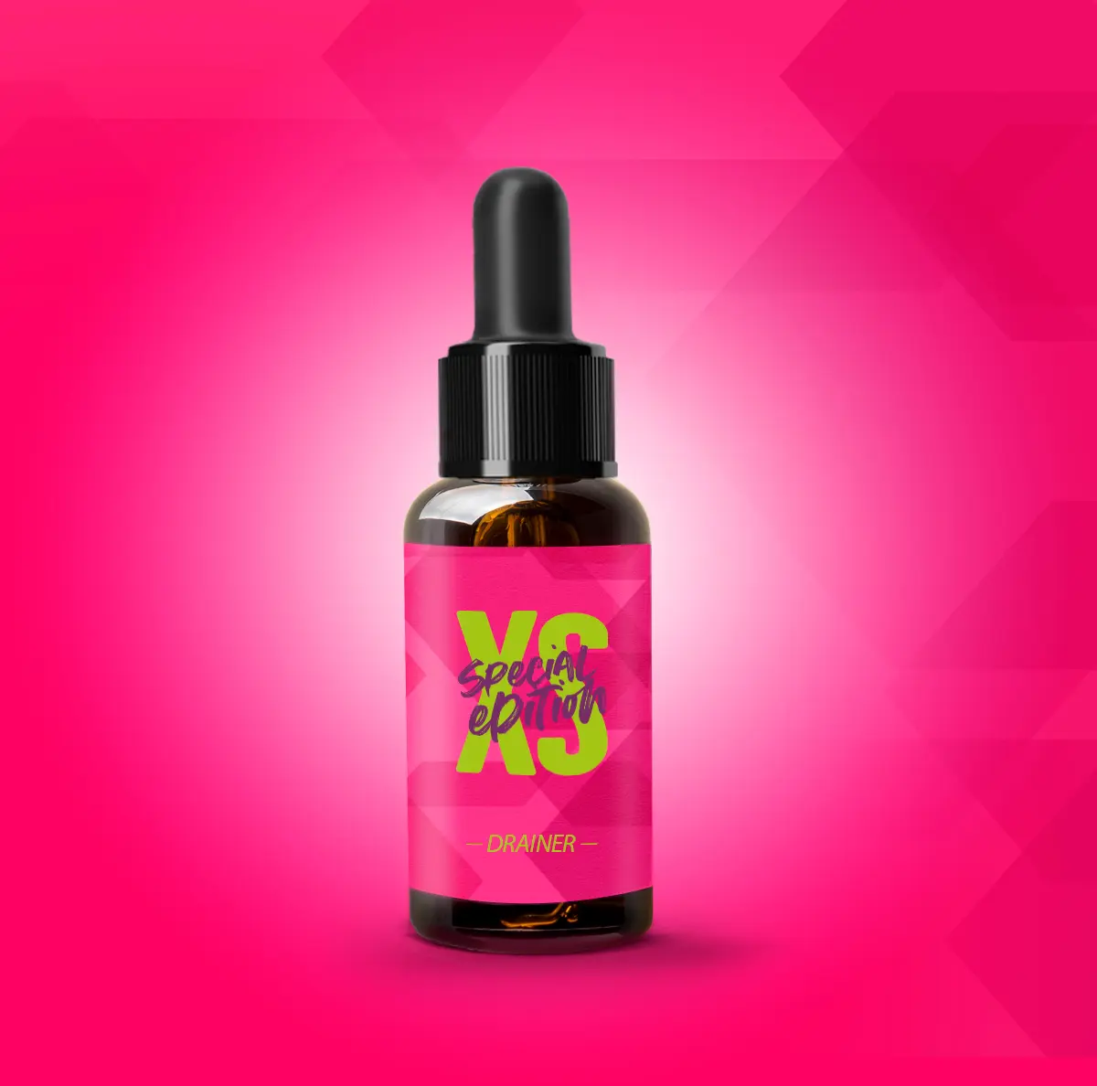 Frasco de vidrio ámbar con gotero negro y etiqueta fucsia con letras verdes que dice XS Special Edition Drainer, sobre fondo fucsia con figuras geométricas.