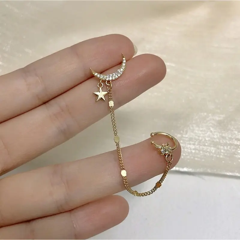 Ear Cuff Luna Dorada - Imagen 2