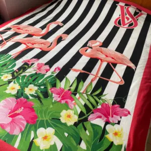 Manta polar fleece con diseño tropical Flamingo Shore - Abriga tu hogar con suavidad y estilo